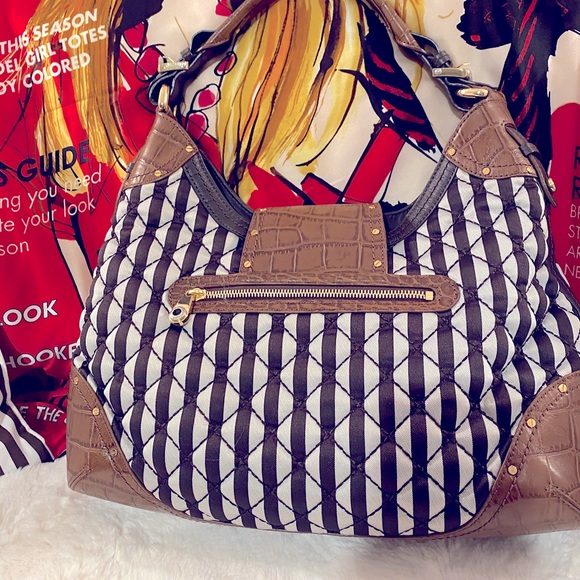 HENRI BENDEL CENTENNIAL HOBO-QUILTED BAG & WALLET - Picture 2 of 9